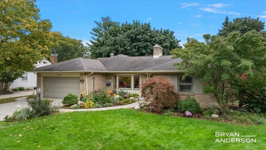 2504 Beechwood, East Grand Rapids, MI 49506 - #2