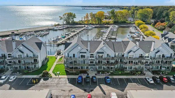 37512 Jefferson #303, Harrison Twp, MI 48045