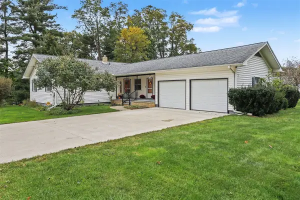 111 Lakeview, Paw Paw, MI 49079