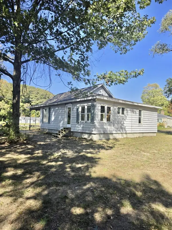 6183 M-63, Coloma, MI 49038