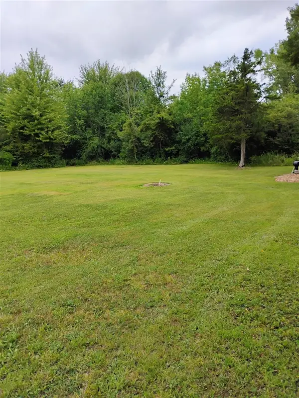 St. Pierre Drive, Flat Rock, MI 48134