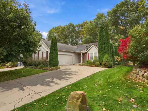 2730 Signature, Pinckney, MI 48169