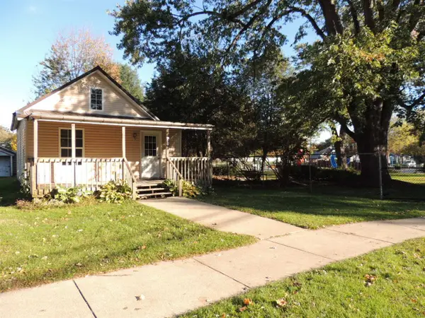 410 N Maple, Fennville, MI 49408