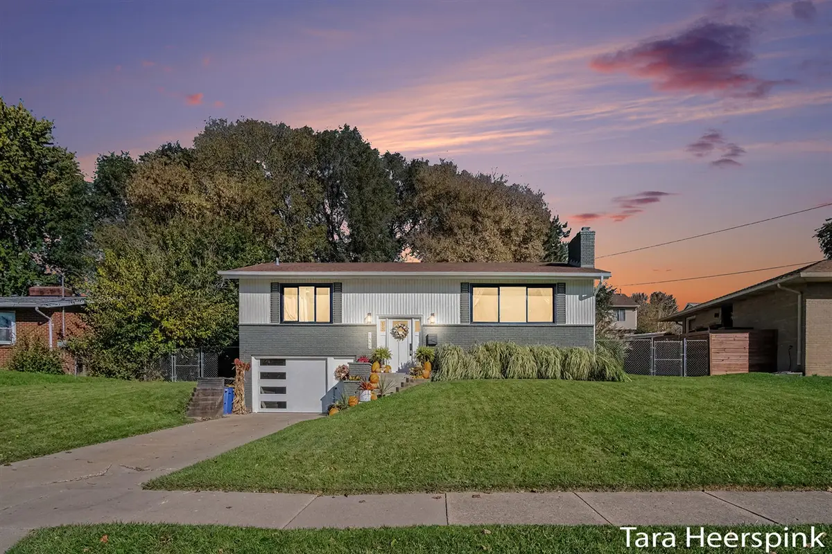 1443 Sweet, Grand Rapids, MI 49505 - #1
