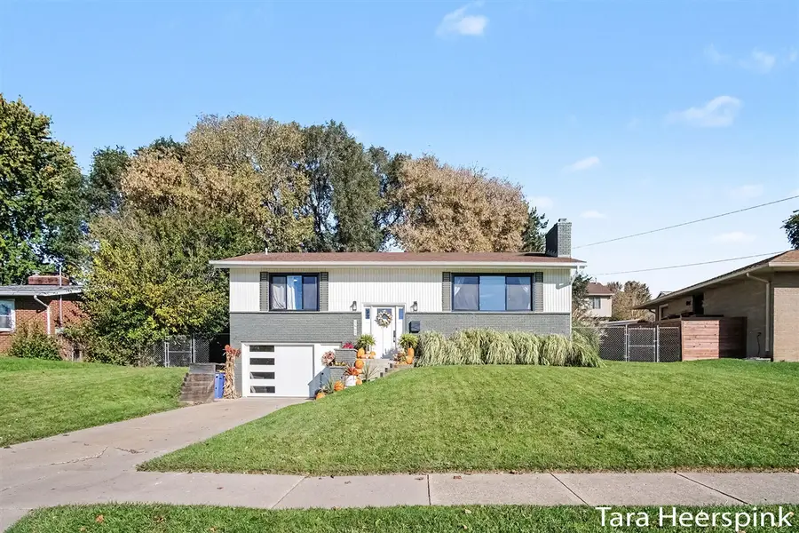 1443 Sweet, Grand Rapids, MI 49505 - #3