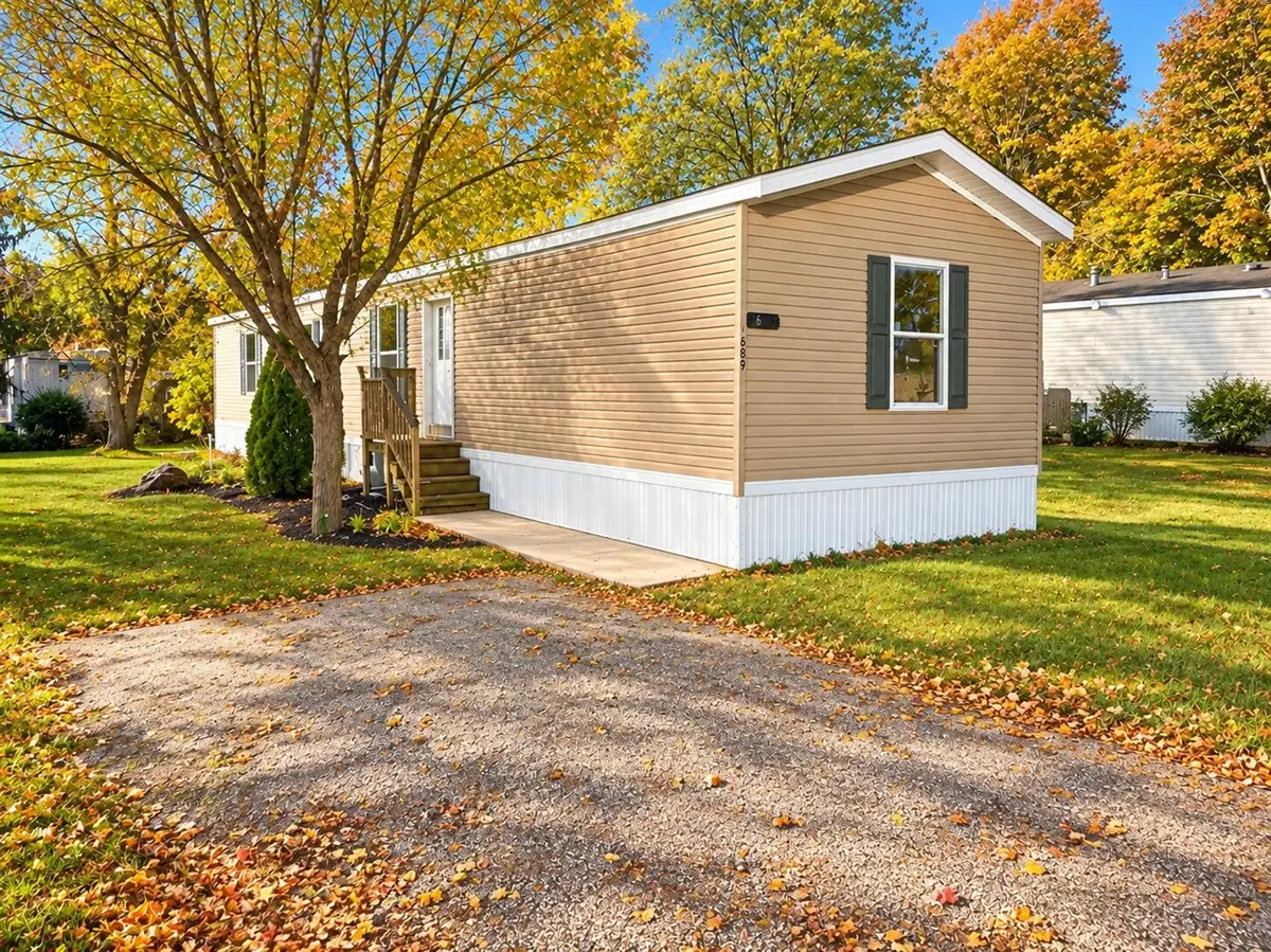 1689 Susan #42, Dorr, MI 49323 - #1