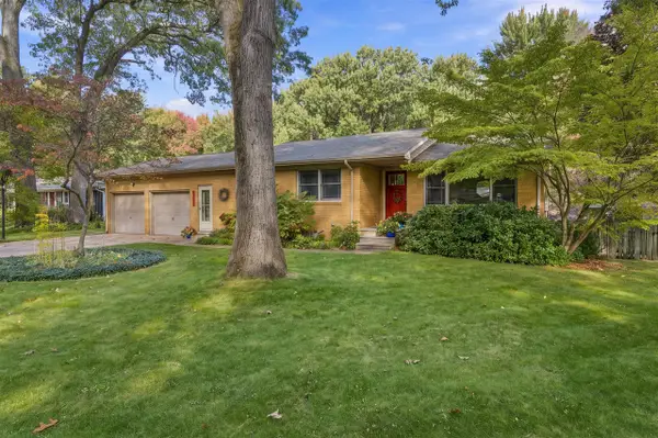 2735 Wildwood, Stevensville, MI 49127