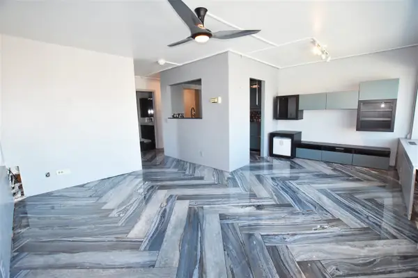555 E William #13i, Ann Arbor, MI 48104