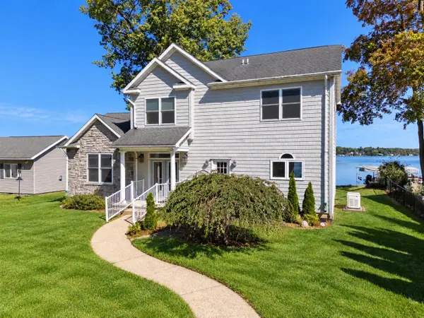 629 S Shore, Portage, MI 49002