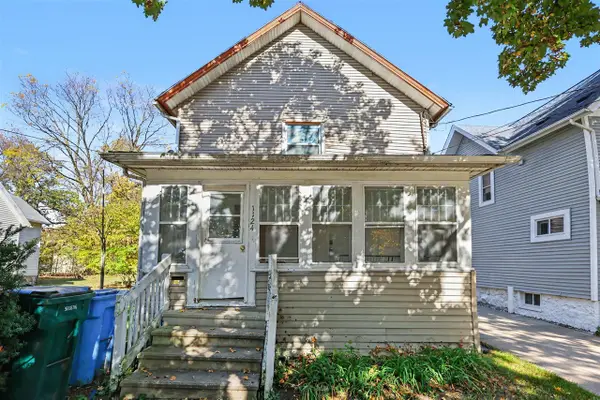 1124 W Allegan, Lansing, MI 48915