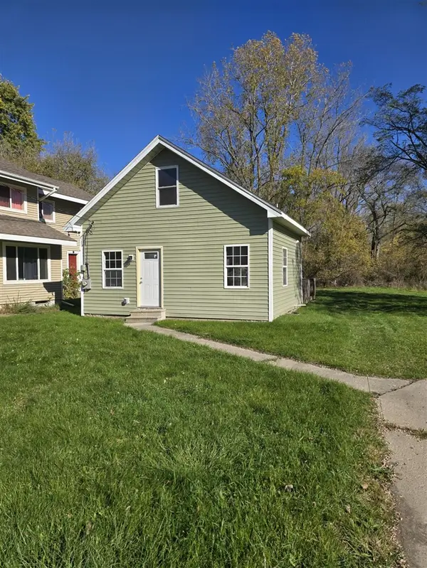 5329 S Waverly, Lansing, MI 48911
