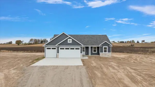 3239 144th, Dorr, MI 49323