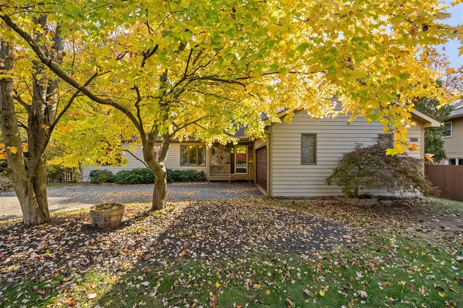 5256 E Woodmeade, Ada, MI 49301 - #2