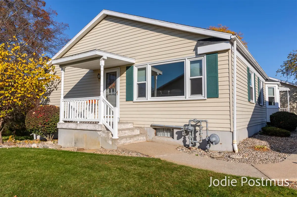 1011 Village #211, Jenison, MI 49428 - #1