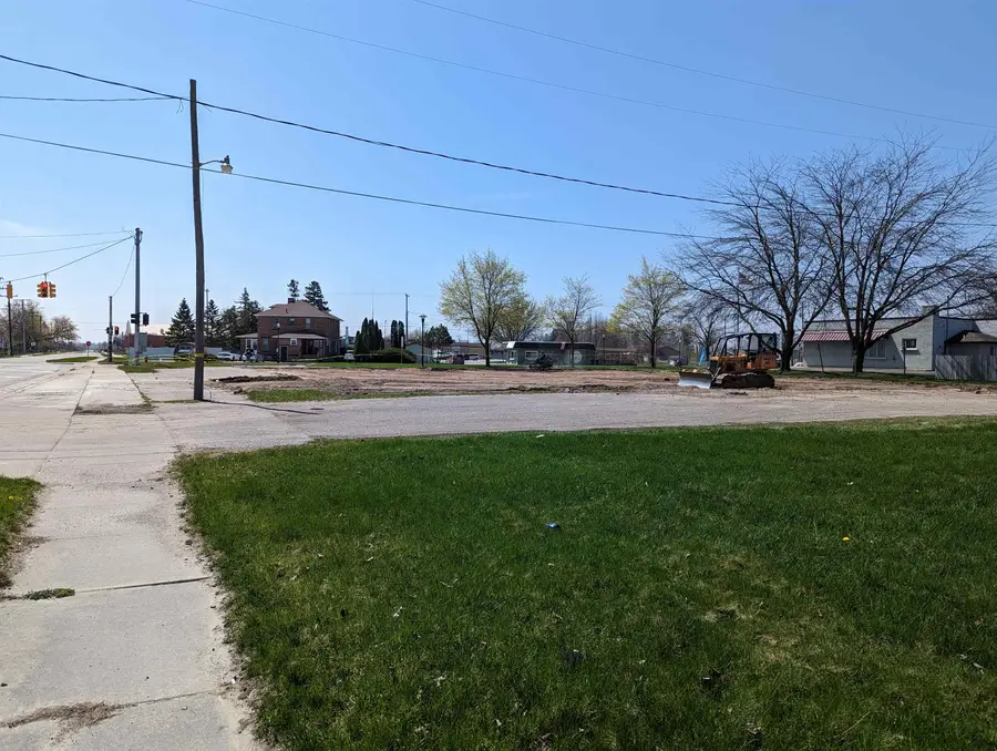 100 W Huron, Au Gres, MI 48703 - #3