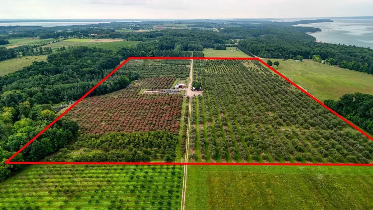 3089 Swaney, Traverse City, MI 49686 - Image #1