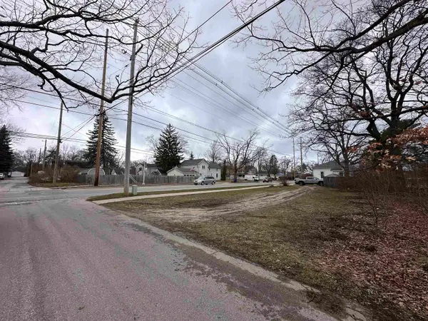 1301 Cass, Traverse City, MI 49684