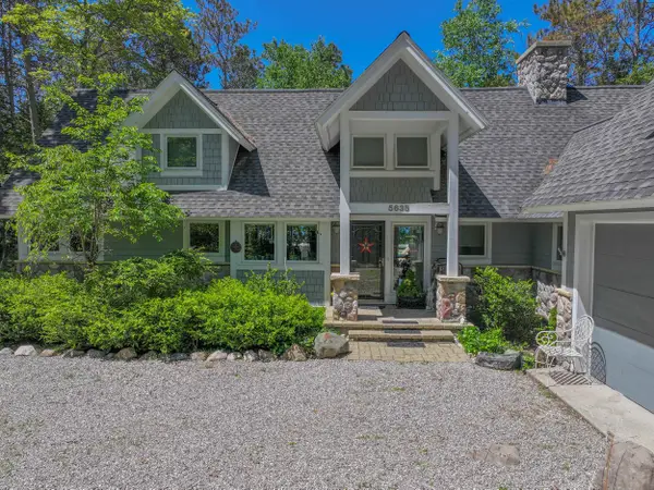 5635 N Leland Woods, Leland, MI 49654