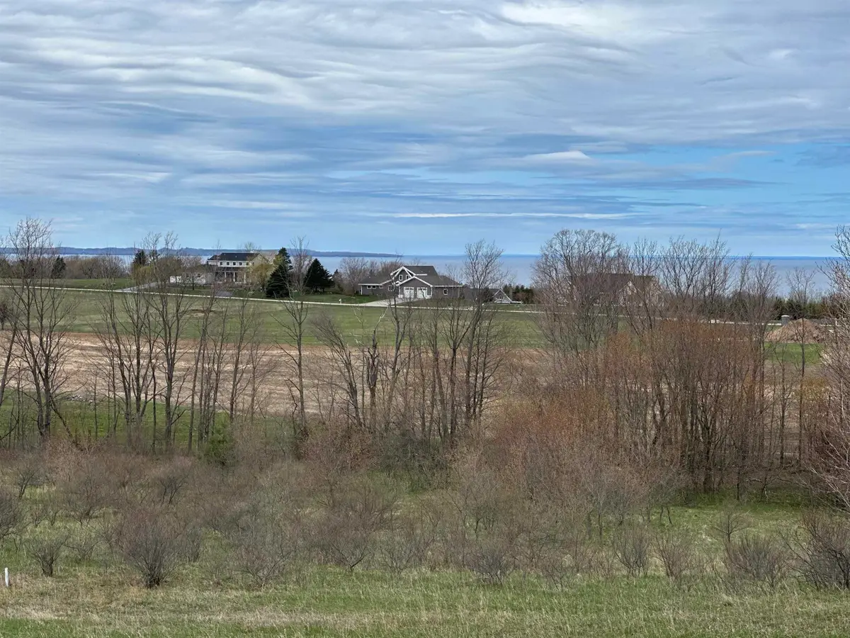 8 Foxview, Charlevoix, MI 49720 - #1