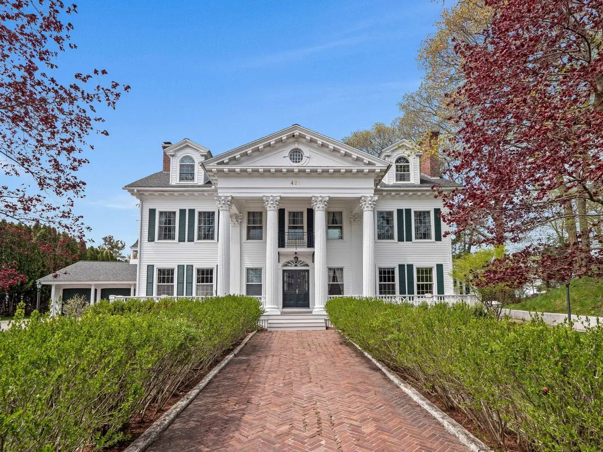 431 Michigan, Charlevoix, MI 49720 - Image #1