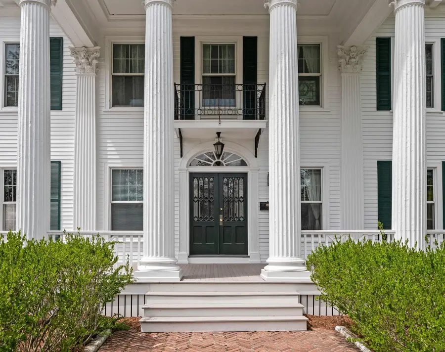 431 Michigan, Charlevoix, MI 49720 - Image #3