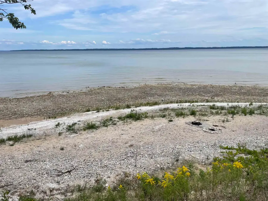 1722 S Cherry Blossom, Suttons Bay, MI 49682 - #2