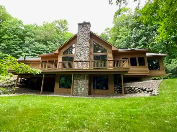 6352 S Westwood, Suttons Bay, MI 49682