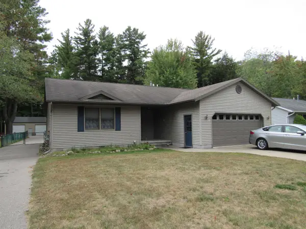 109 W Tawas Lake, East Tawas, MI 48730