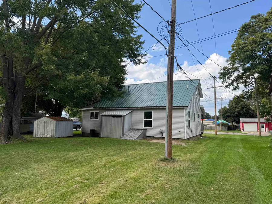 110 E Tyrell, Saint Louis, MI 48880 - Image #2