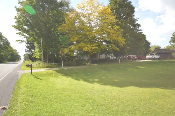 6830 Youker, Grawn, MI 49637