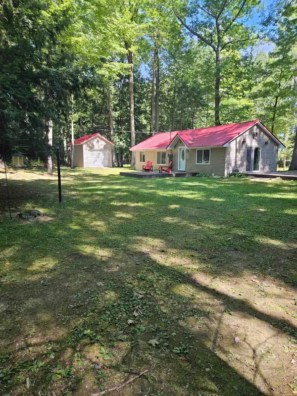 32 Deer, Au Gres, MI 48703