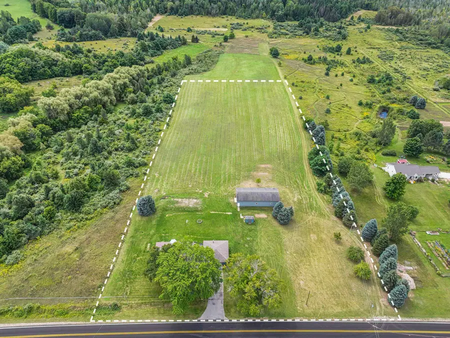 7420 E Birch Point, Traverse City, MI 49684 - Image #2