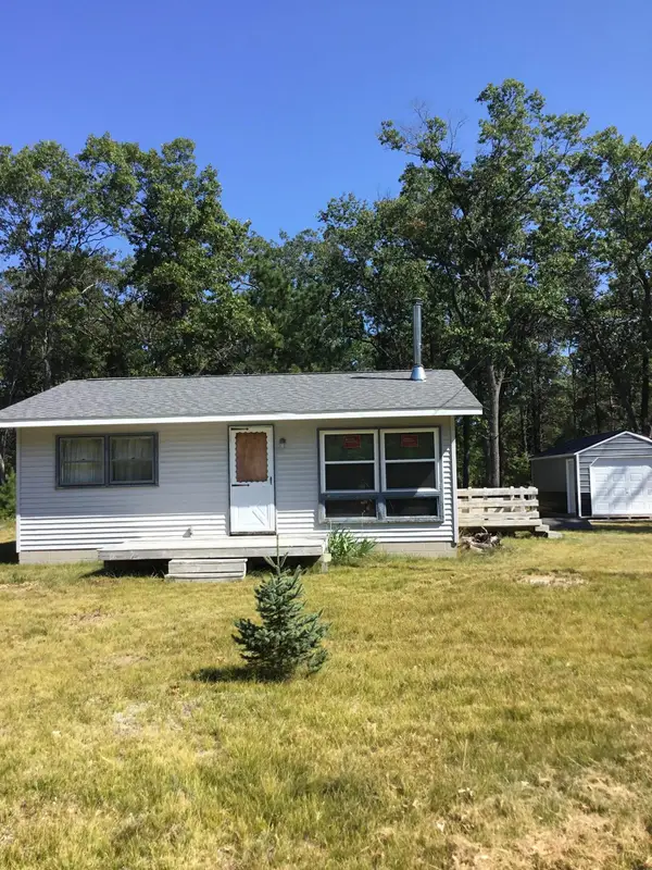 6926 Wentworth, Oscoda, MI 48750