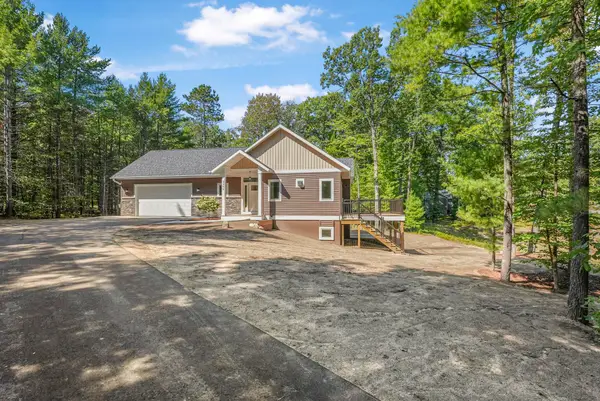 2266 Arbutus Ridge, Traverse City, MI 49684