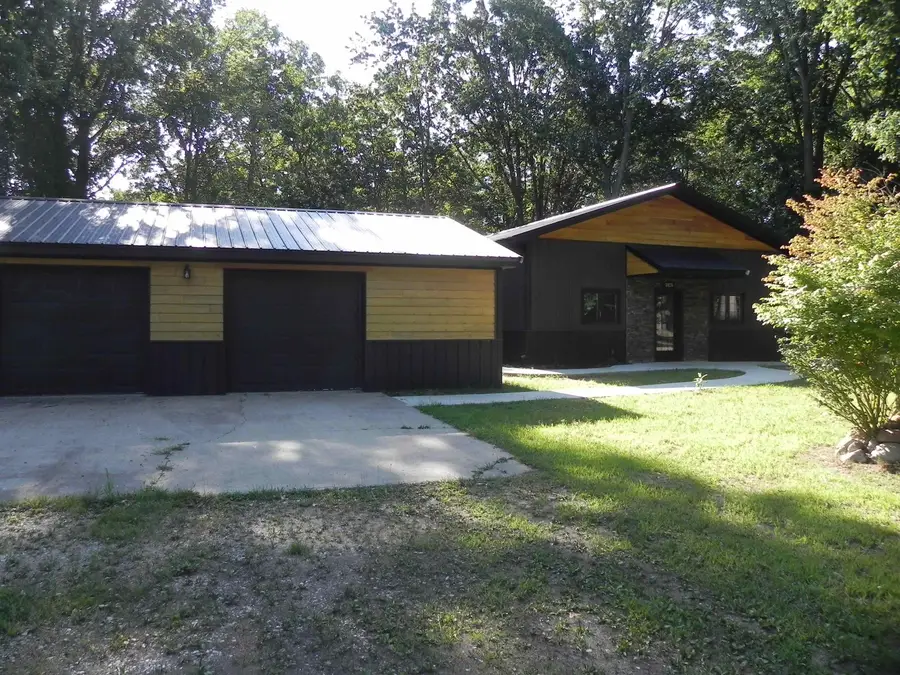 1025 Barcelona, Weidman, MI 48893 - Image #2