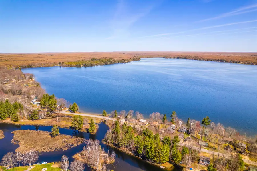 7609 Shore Road, Ne, Manistee Lake, MI 49659 - Image #2