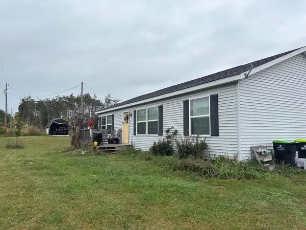 2882 School, Petoskey, MI 49770