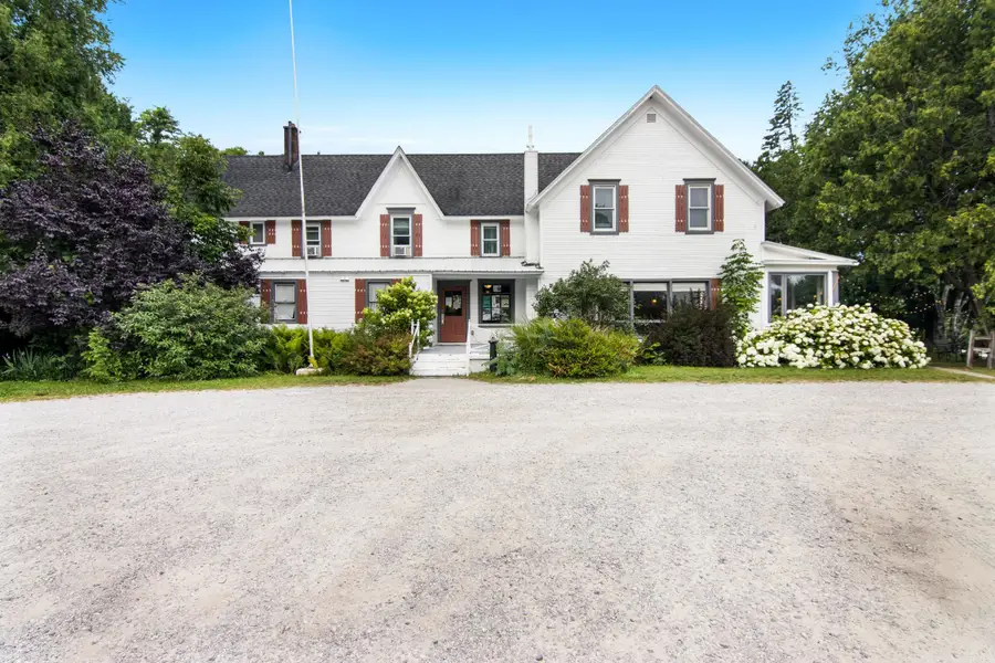 149 E Harbor, Maple City, MI 49664 - Image #2