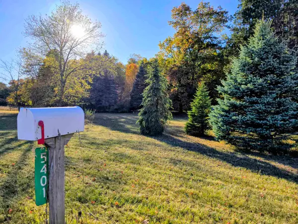 5401 N 23, Mesick, MI 49668