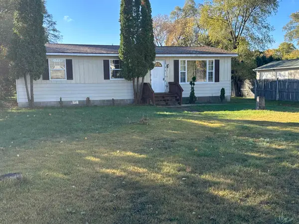 221 Dwyer, Clare, MI 48617