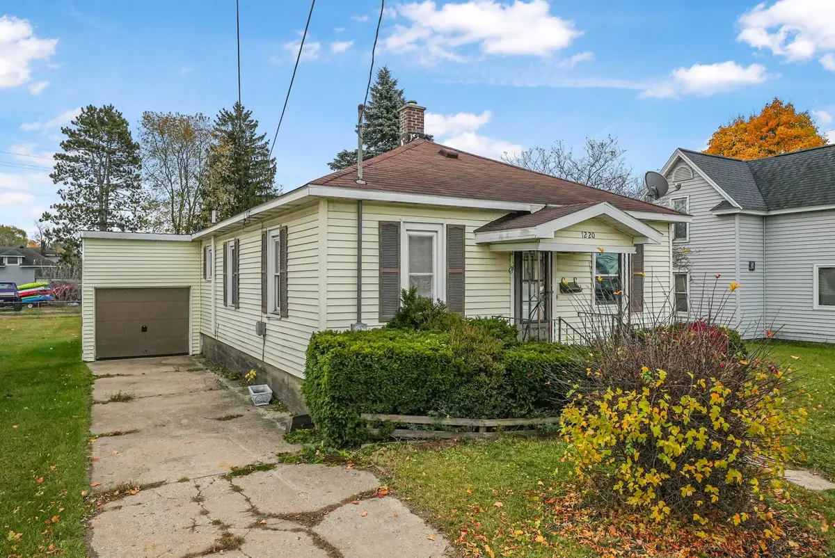 1220 Burlingame, Cadillac, MI 49601 - #1