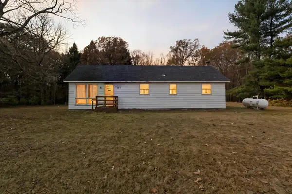 3289 N Ferris, Sumner, MI 48889