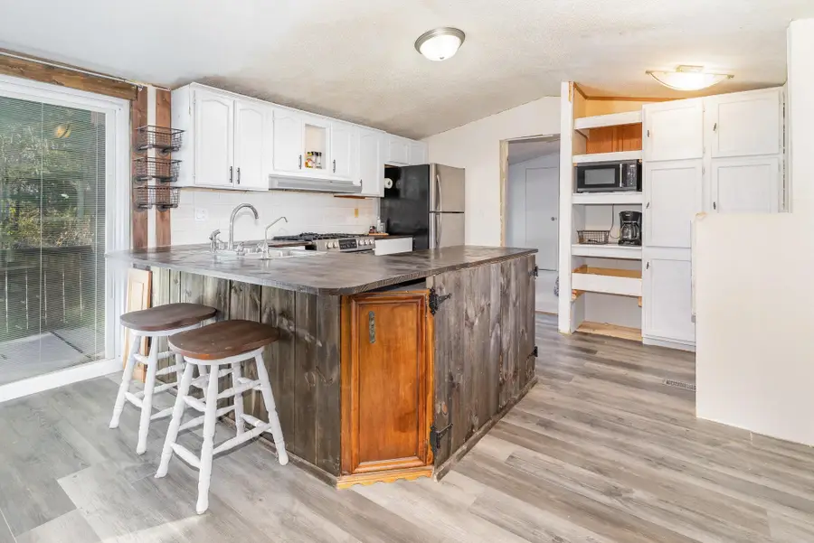 5689 E Baseline, Mount Pleasant, MI 48858 - Image #3