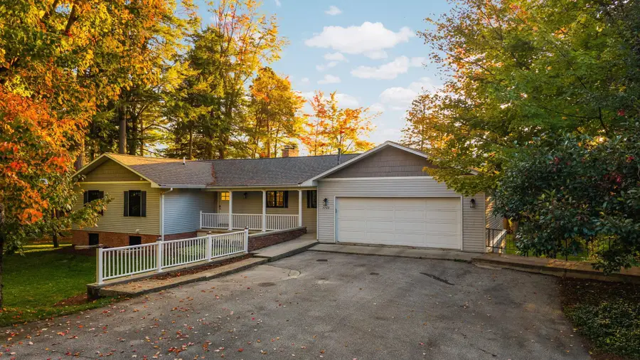 7749 Gingerwood, Traverse City, MI 49685 - Image #3