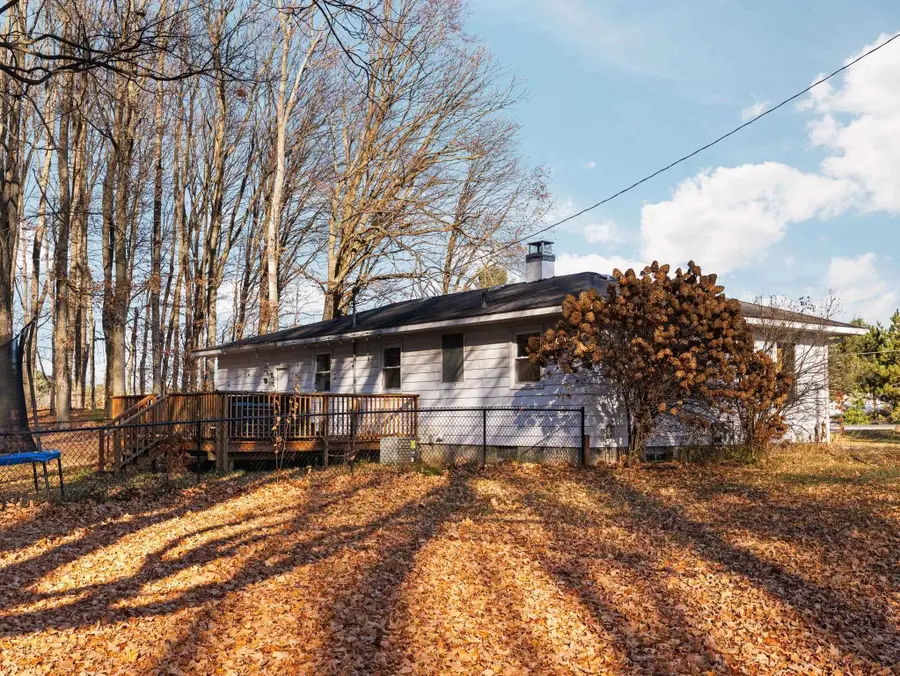 8684 S 45, Cadillac, MI 49601 - Image #2