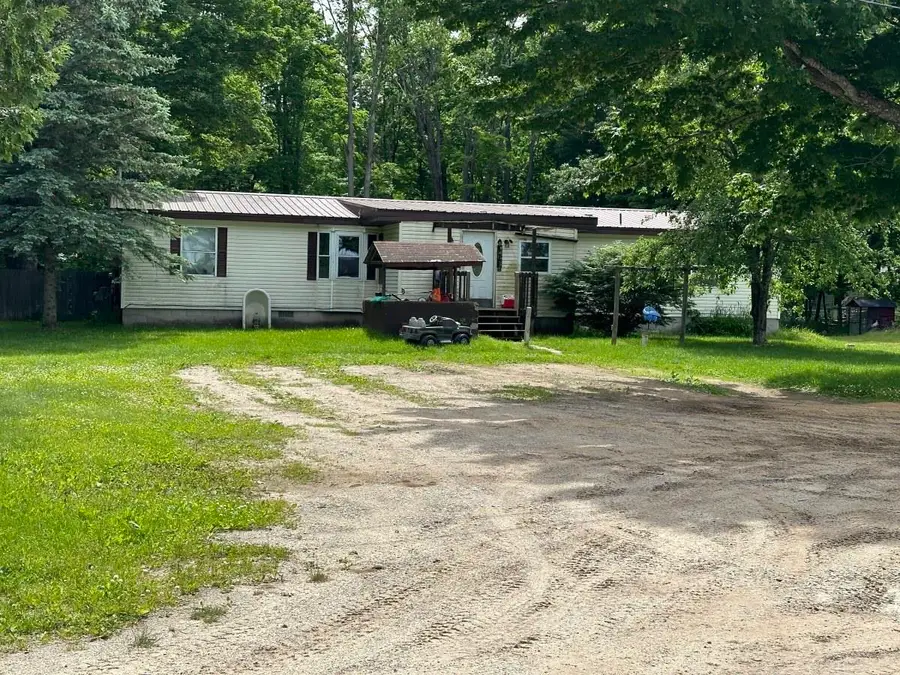 2724 S 35 1/2, Cadillac, MI 49601 - Image #3