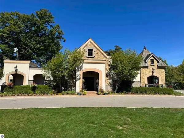 4855 Prestwick, Williamsburg, MI 49690