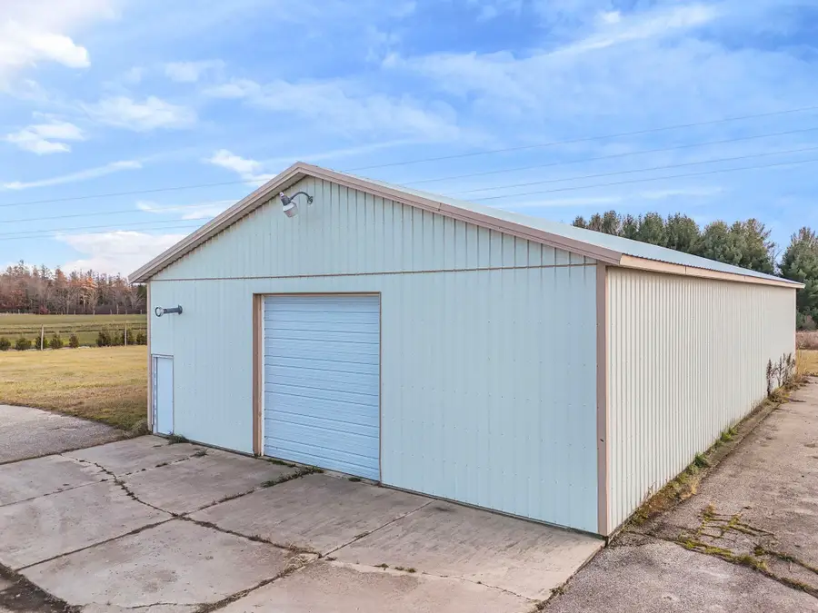 W Roberts, Lake City, MI 49651 - Image #2