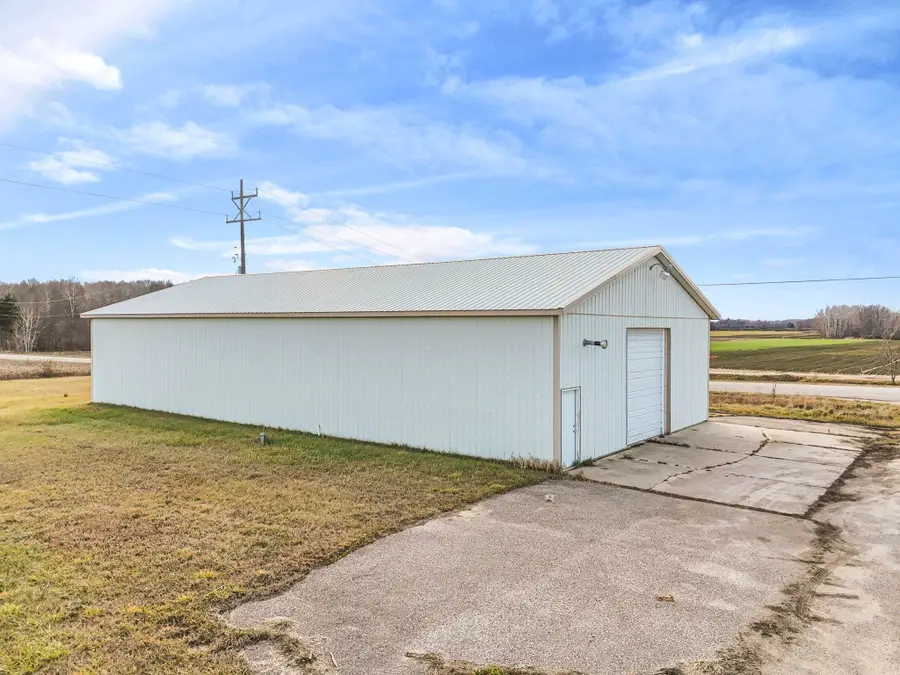 W Roberts, Lake City, MI 49651 - Image #3