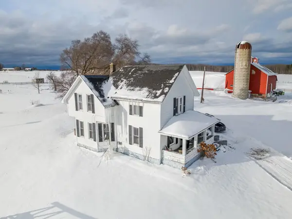 2526 Lake Ann, Interlochen, MI 49643